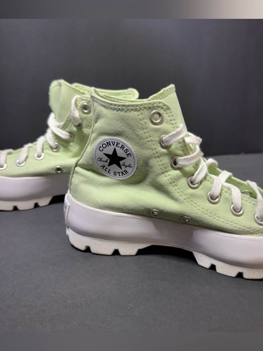 Converse Kids High Top chunky heel Sneakers in Pale Green and White sz 5.5